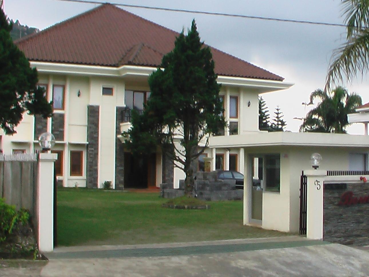 למבאנג Puri Bernadi Guest House מראה חיצוני תמונה