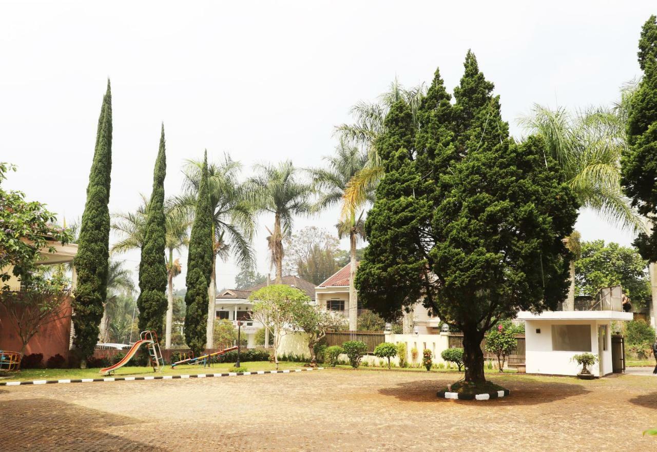 למבאנג Puri Bernadi Guest House מראה חיצוני תמונה