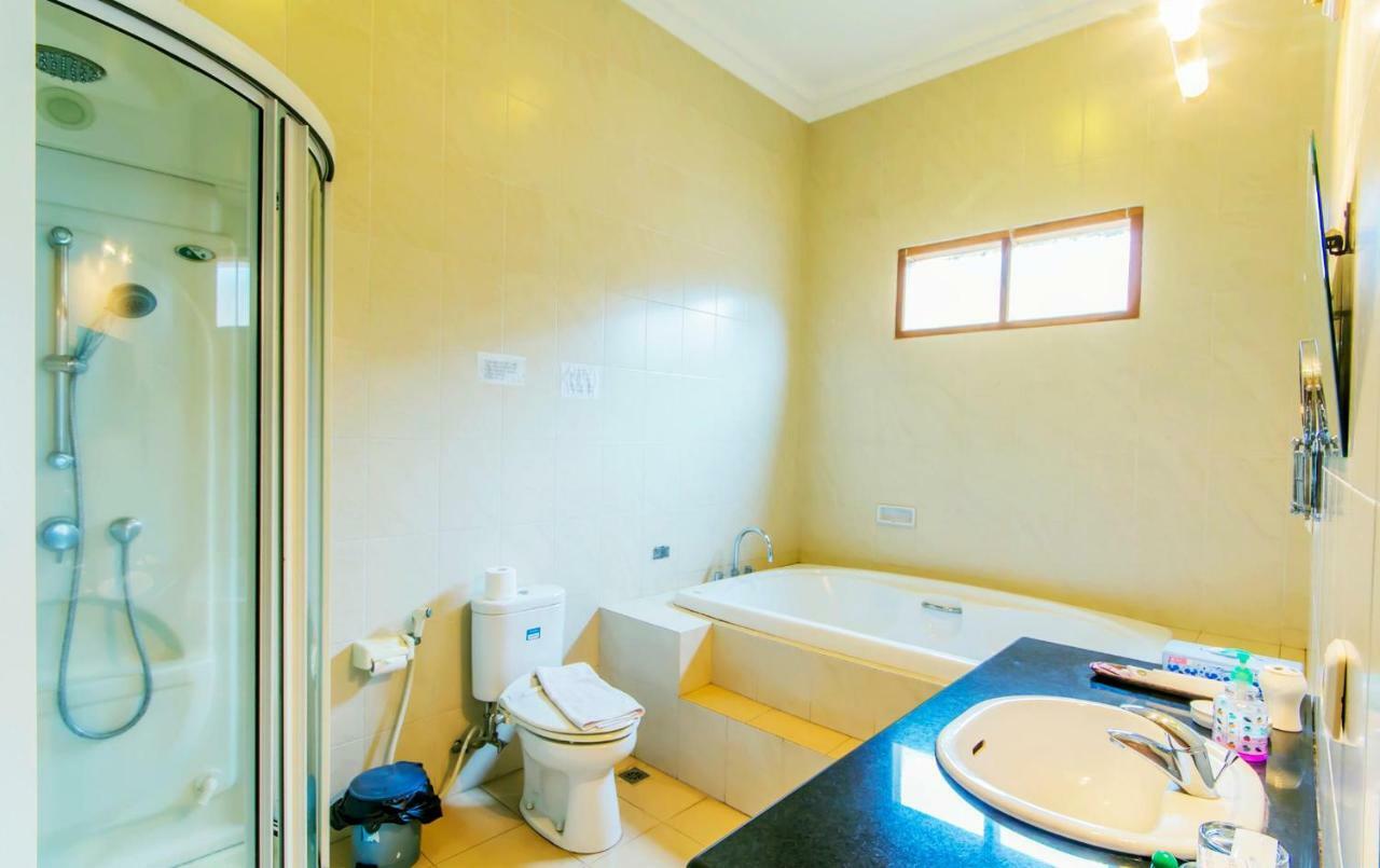 למבאנג Puri Bernadi Guest House מראה חיצוני תמונה