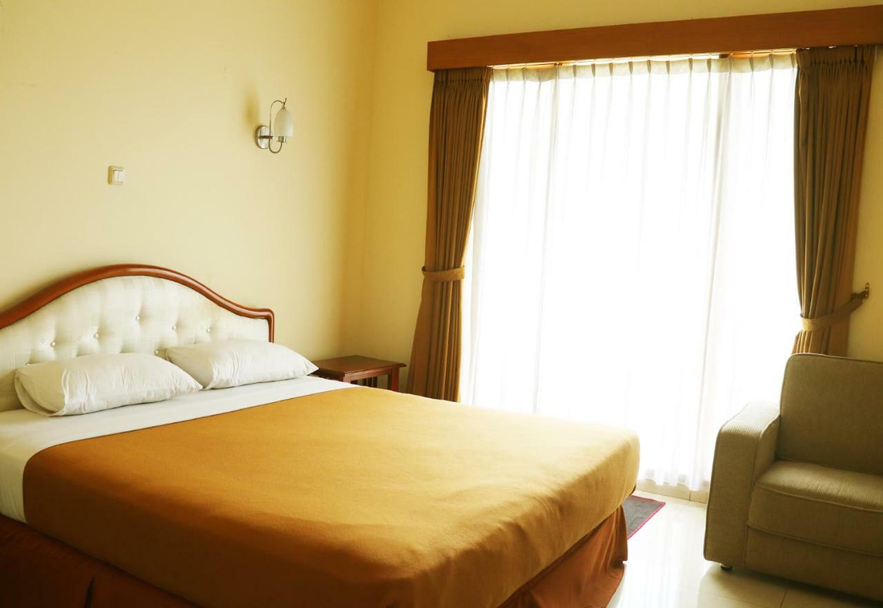 למבאנג Puri Bernadi Guest House מראה חיצוני תמונה